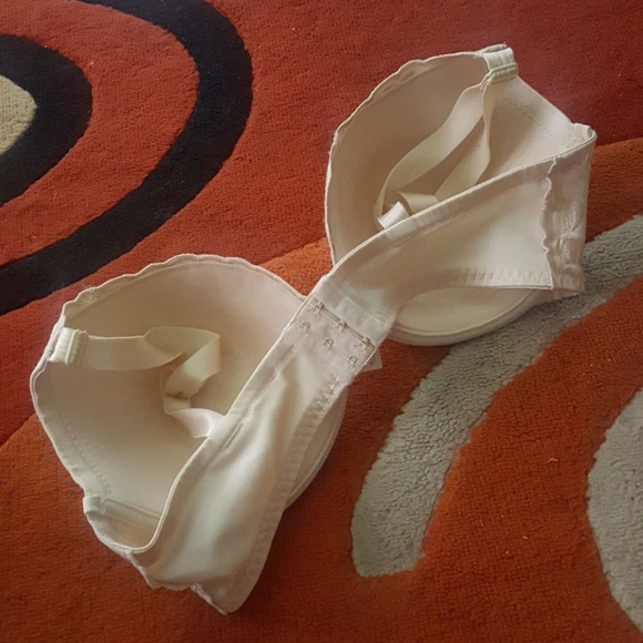 Supportive looks - Picture 4 of 4